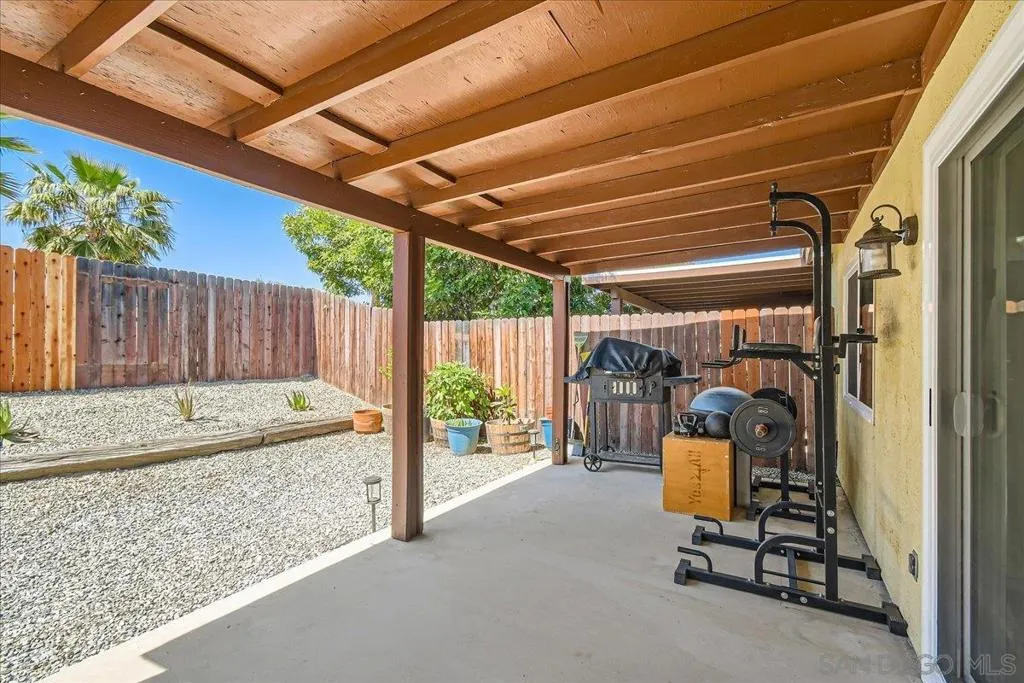 1905 Pueblo Dr, Hemet, California 92545 home-pic-18